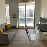 Apartment F1 Avec Vue Degagee, 6 M2 Terrasse, Wi-fi Clermont-Ferrand
